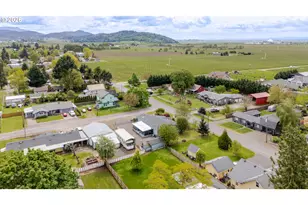 511 Washburn St, Brownsville, OR 97327 - Photo 46