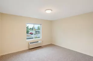 10827 E Burnside St, Portland, OR 97216 - Photo 14