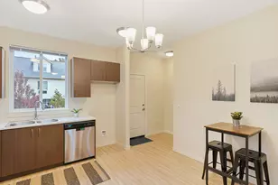 10827 E Burnside St, Portland, OR 97216 - Photo 10