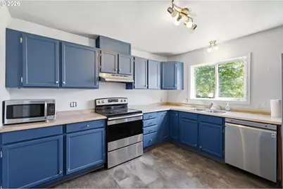 5135 C St, Springfield, OR 97478 - Photo 10