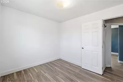 5135 C St, Springfield, OR 97478 - Photo 8