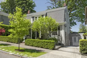 2315 SW 16th Ave, Portland, OR 97201 - Photo 2
