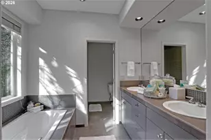 700 SW 67th Pl, Portland, OR 97225 - Photo 28