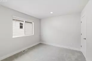 14960 NW Legend St, Portland, OR 97229 - Photo 10