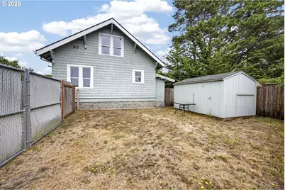 289 Harbor St, Florence, OR 97439 - Photo 6
