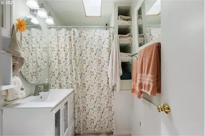 1306 E 18th St, The Dalles, OR 97058 - Photo 20