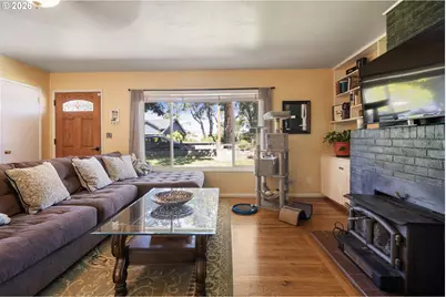 1306 E 18th St, The Dalles, OR 97058 - Photo 8