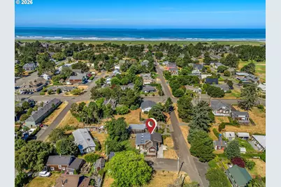 641 2nd St, Gearhart, OR 97138 - Photo 2