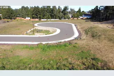 1045 Park Pl, Coos Bay, OR 97420 - Photo 8