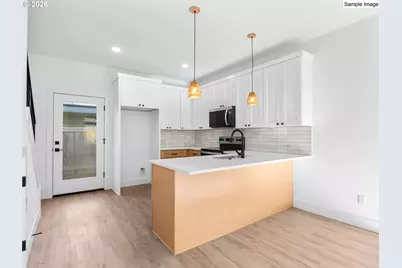 9562 N Buchanan Ave, Portland, OR 97203 - Photo 6