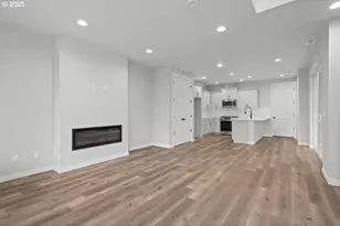 8527 SE Blanton St, Hillsboro, OR 97123 - Photo 2