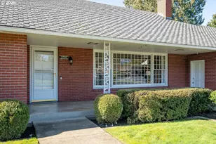 2774 Sarah Ln, Eugene, OR 97408 - Photo 2