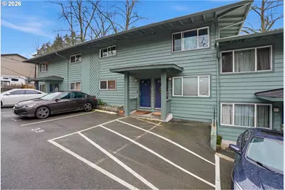 1015 SW Bertha Blvd #4, Portland, OR 97219 - Photo 2