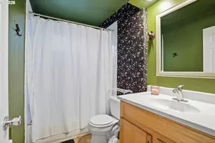 1015 SW Bertha Blvd, Portland, OR 97219 - Photo 12