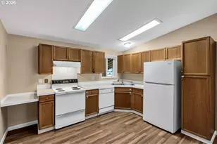 521 NE Mariners Loop, Portland, OR 97211 - Photo 10