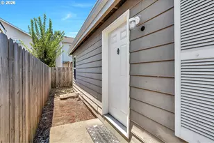 521 NE Mariners Loop, Portland, OR 97211 - Photo 4