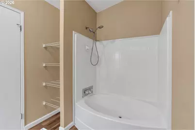 521 NE Mariners Loop, Portland, OR 97211 - Photo 16