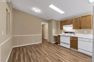 521 NE Mariners Loop, Portland, OR 97211 - Photo 8