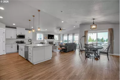 1448 SW 11th St, Dallas, OR 97338 - Photo 12
