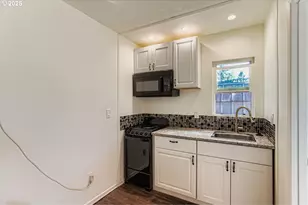 16646 SE Ankeny St, Portland, OR 97233 - Photo 24