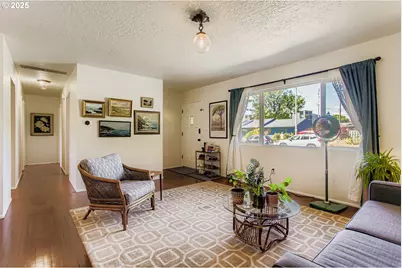 16646 SE Ankeny St, Portland, OR 97233 - Photo 6