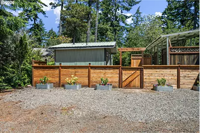 251 Outer Dr, Florence, OR 97439 - Photo 4