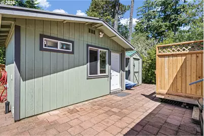 251 Outer Dr, Florence, OR 97439 - Photo 8