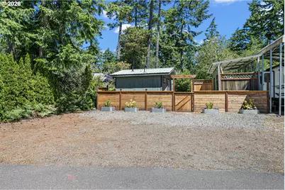 251 Outer Dr, Florence, OR 97439 - Photo 2