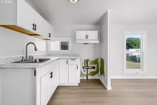 12726 SE Division St, Portland, OR 97236 - Photo 20