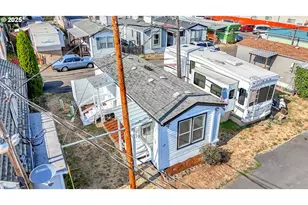 12726 SE Division St, Portland, OR 97236 - Photo 10