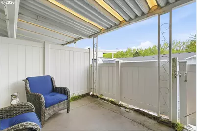 618 NE Fleming Ave, Gresham, OR 97030 - Photo 4