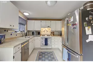 11612 SW 49th Ave, Portland, OR 97219 - Photo 18