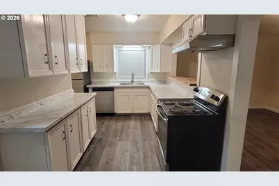 1123 W 2nd St, The Dalles, OR 97058 - Photo 8