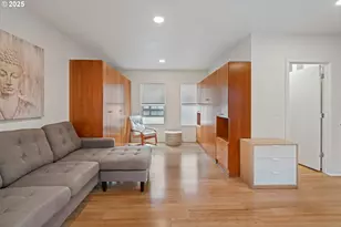 1135 NW Irving St, Portland, OR 97209 - Photo 30