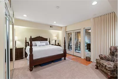 1135 NW Irving St, Portland, OR 97209 - Photo 20