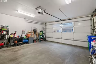 1135 NW Irving St, Portland, OR 97209 - Photo 34