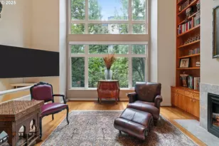 1135 NW Irving St, Portland, OR 97209 - Photo 4