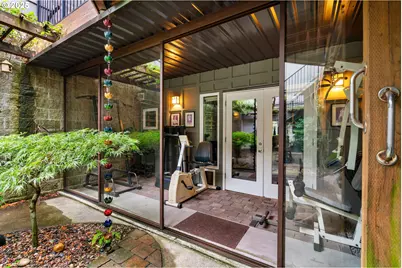 1135 NW Irving St, Portland, OR 97209 - Photo 18