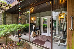 1135 NW Irving St, Portland, OR 97209 - Photo 18