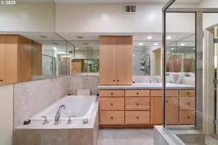 1135 NW Irving St, Portland, OR 97209 - Photo 22