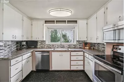 5629 SE Center St, Portland, OR 97206 - Photo 18