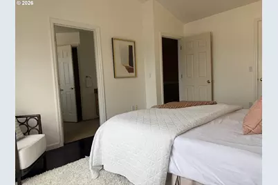 12138 NE Fremont St #18, Portland, OR 97220 - Photo 10