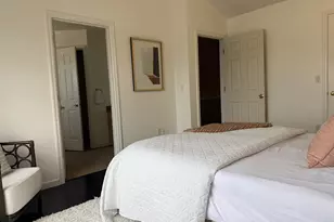 12138 NE Fremont St, Portland, OR 97220 - Photo 10