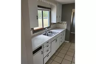 132 NE Sawyers Ln, Roseburg, OR 97470 - Photo 8