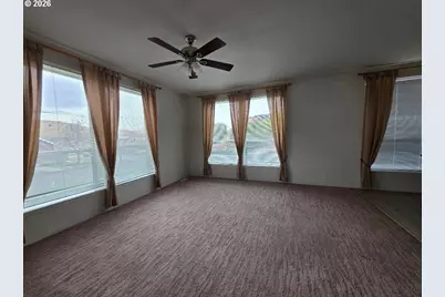 624 Dufur Ave, Maupin, OR 97037 - Photo 16