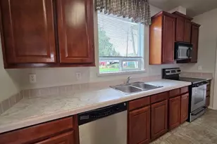 624 Dufur Ave, Maupin, OR 97037 - Photo 10