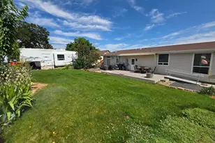 624 Dufur Ave, Maupin, OR 97037 - Photo 4