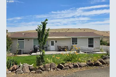 624 Dufur Ave, Maupin, OR 97037 - Photo 30