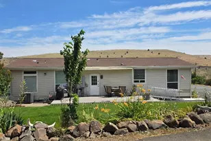 624 Dufur Ave, Maupin, OR 97037 - Photo 30