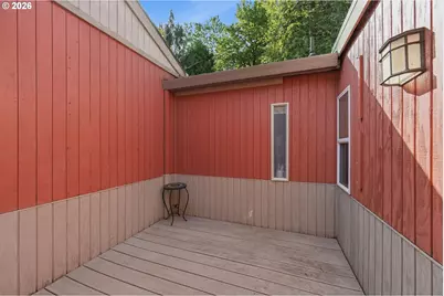 9814 SW Quail Post Rd, Portland, OR 97219 - Photo 8